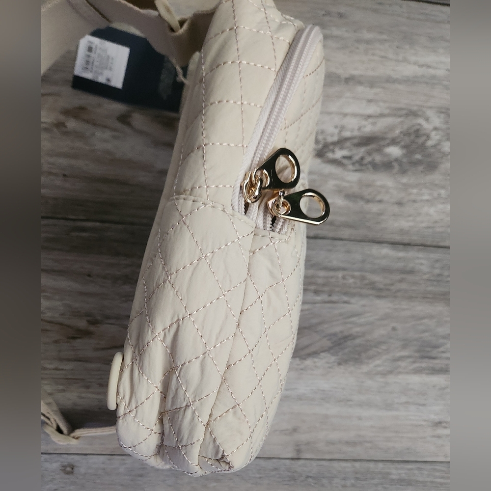 Universal Thread Tan Quilted Sling Crossbody Bag … - image 4